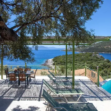 Villas Villa *